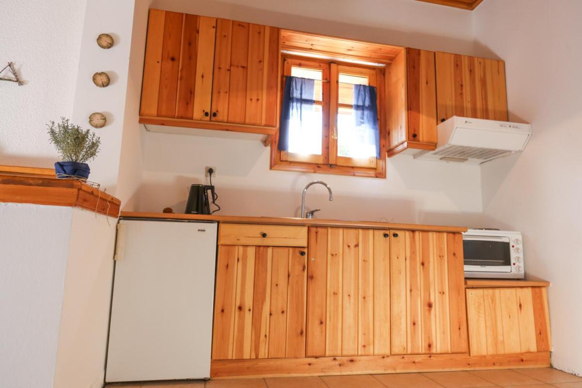 Orias Guesthouse & Farm Kalavryta Ngoại thất bức ảnh