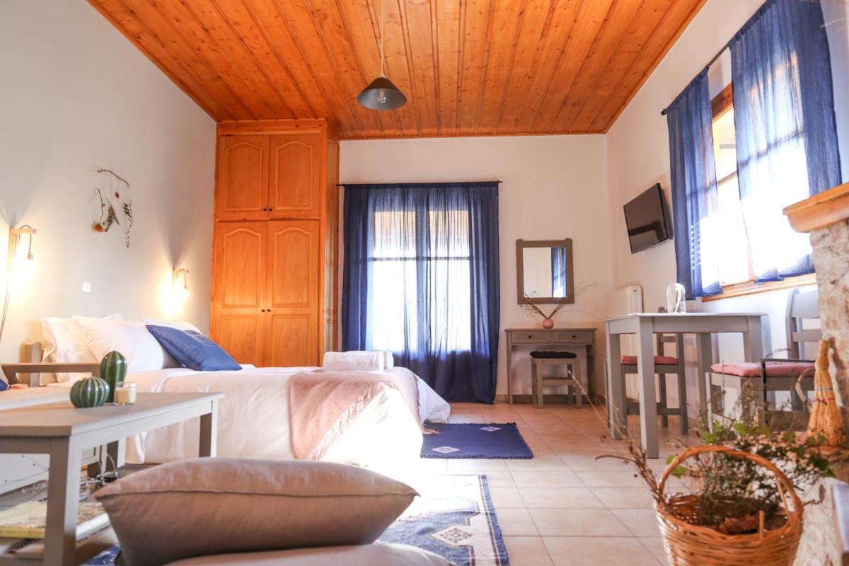 Orias Guesthouse & Farm Kalavryta Ngoại thất bức ảnh