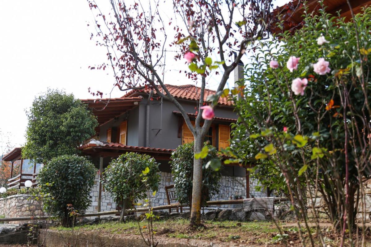 Orias Guesthouse & Farm Kalavryta Ngoại thất bức ảnh