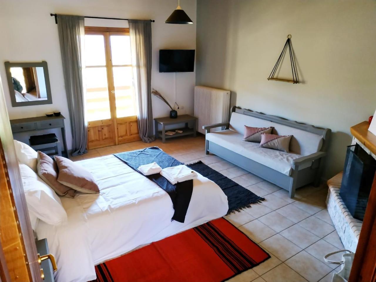 Orias Guesthouse & Farm Kalavryta Ngoại thất bức ảnh