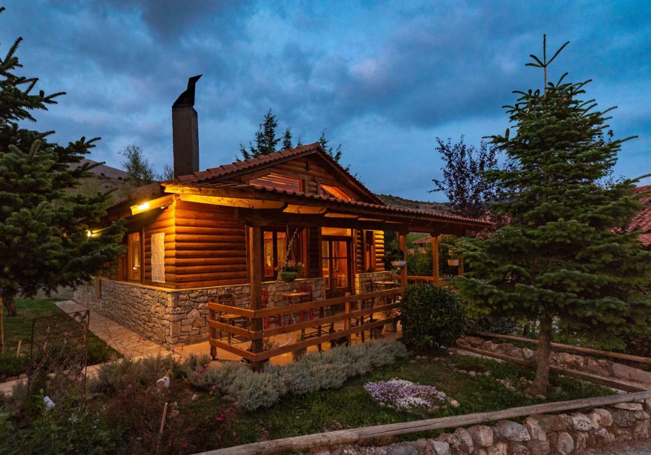 Orias Guesthouse & Farm Kalavryta Ngoại thất bức ảnh